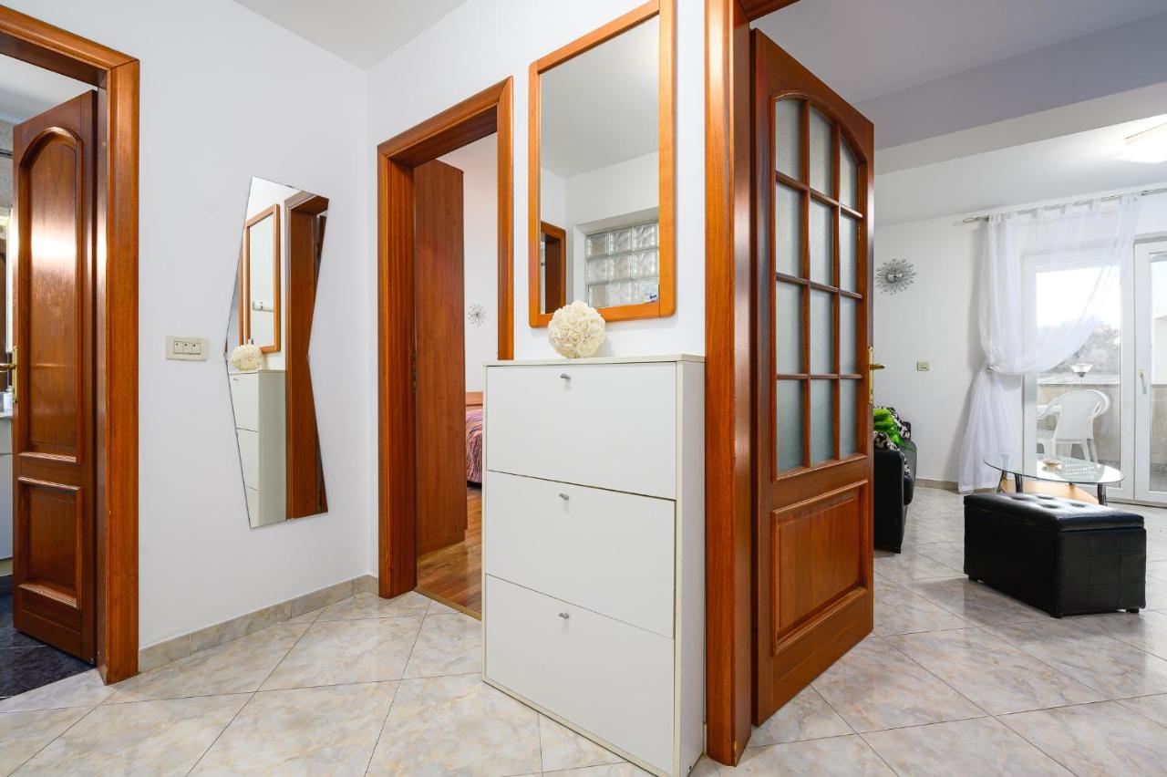 Stancija Amorozo 6 Porec Exterior photo
